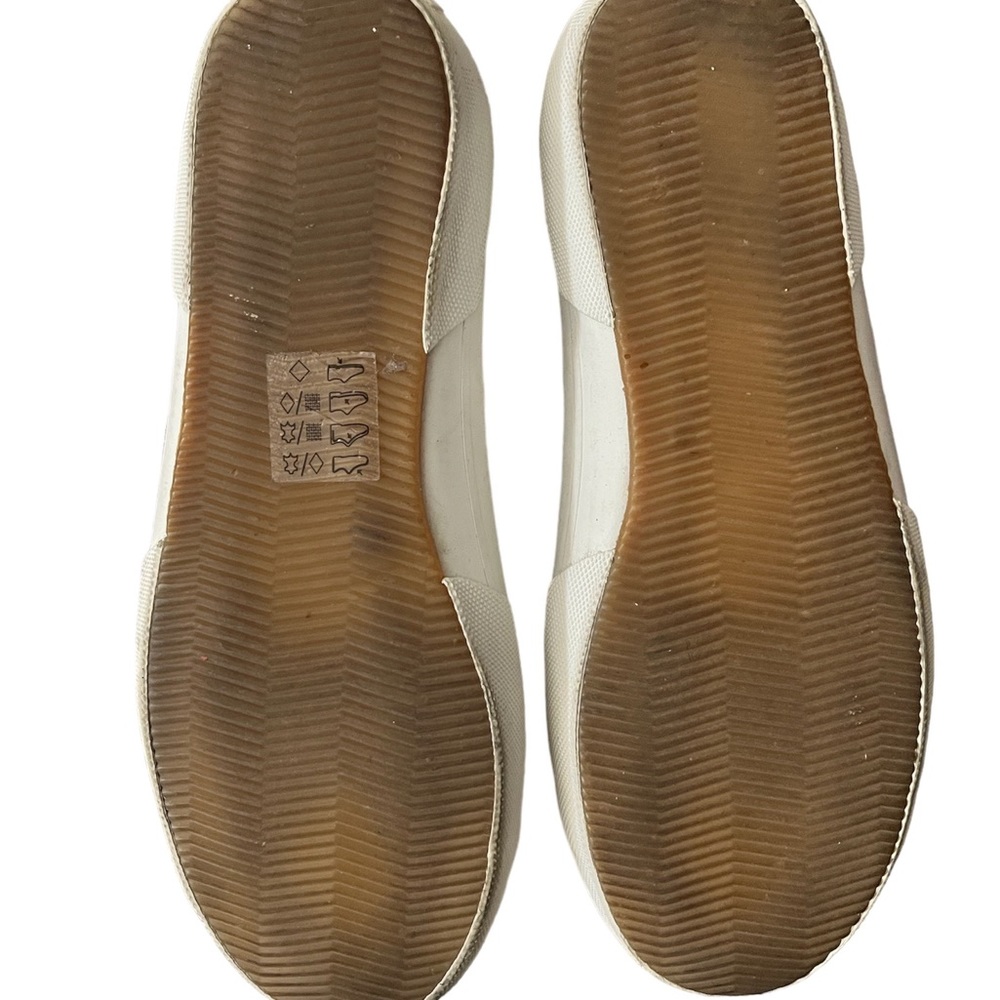 Michael Kors Monogram Sneaker - Picture 7 of 7